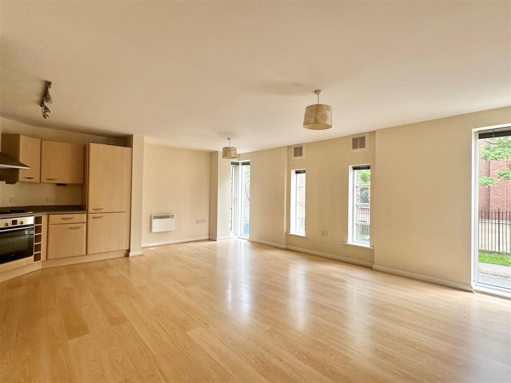 Property photo 2 of 8 9.Jpg