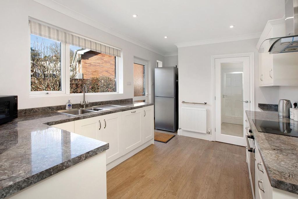 Property photo 2 of 18