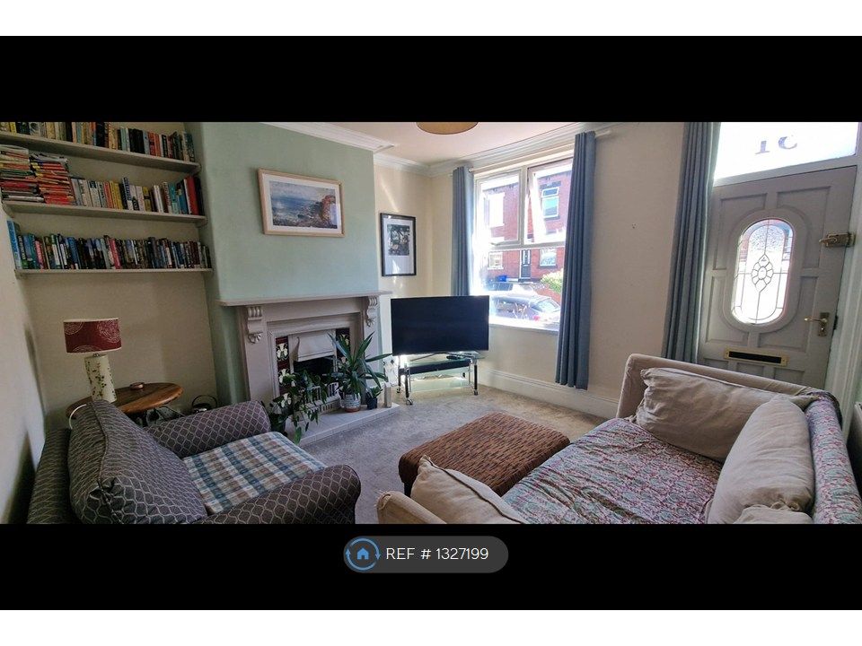 Property photo 1 of 20 Sitting Room