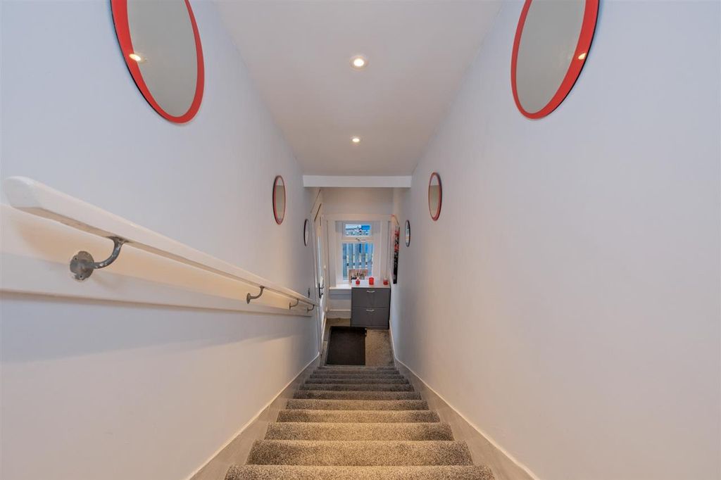 Property photo 2 of 25 Hall