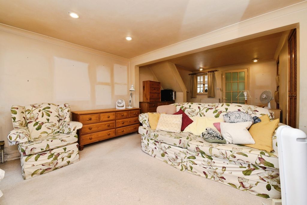 Property photo 2 of 11 Pbox-Img.Jpg