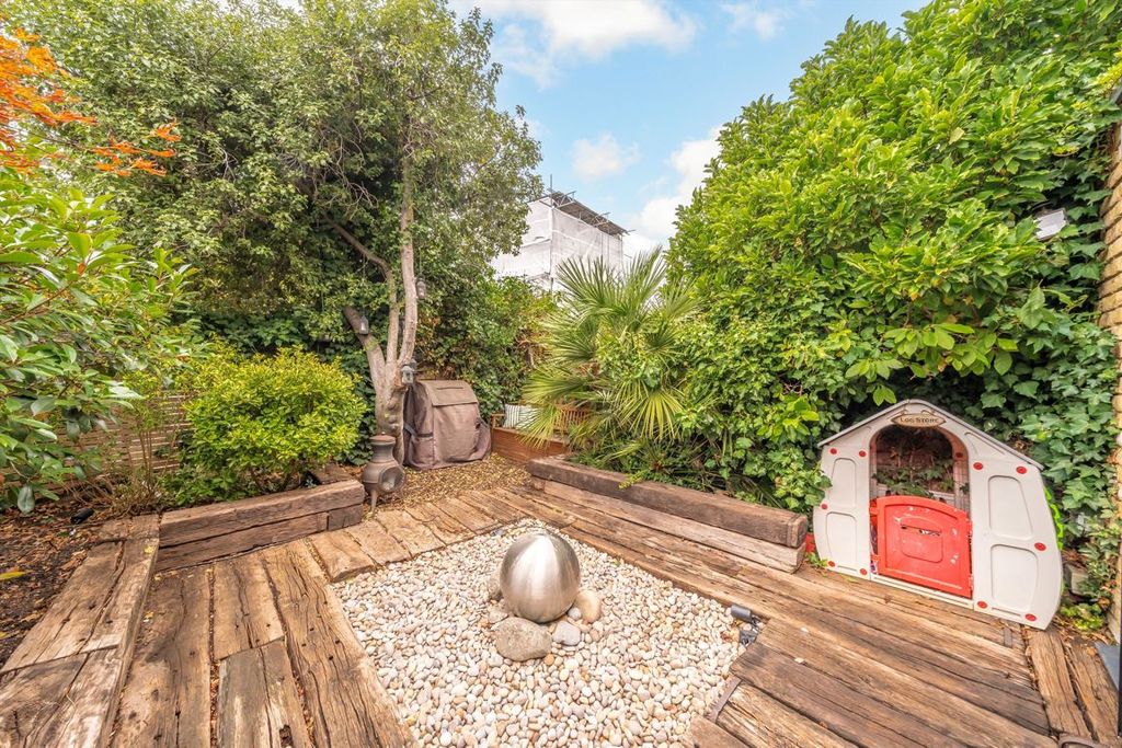 Property photo 2 of 8