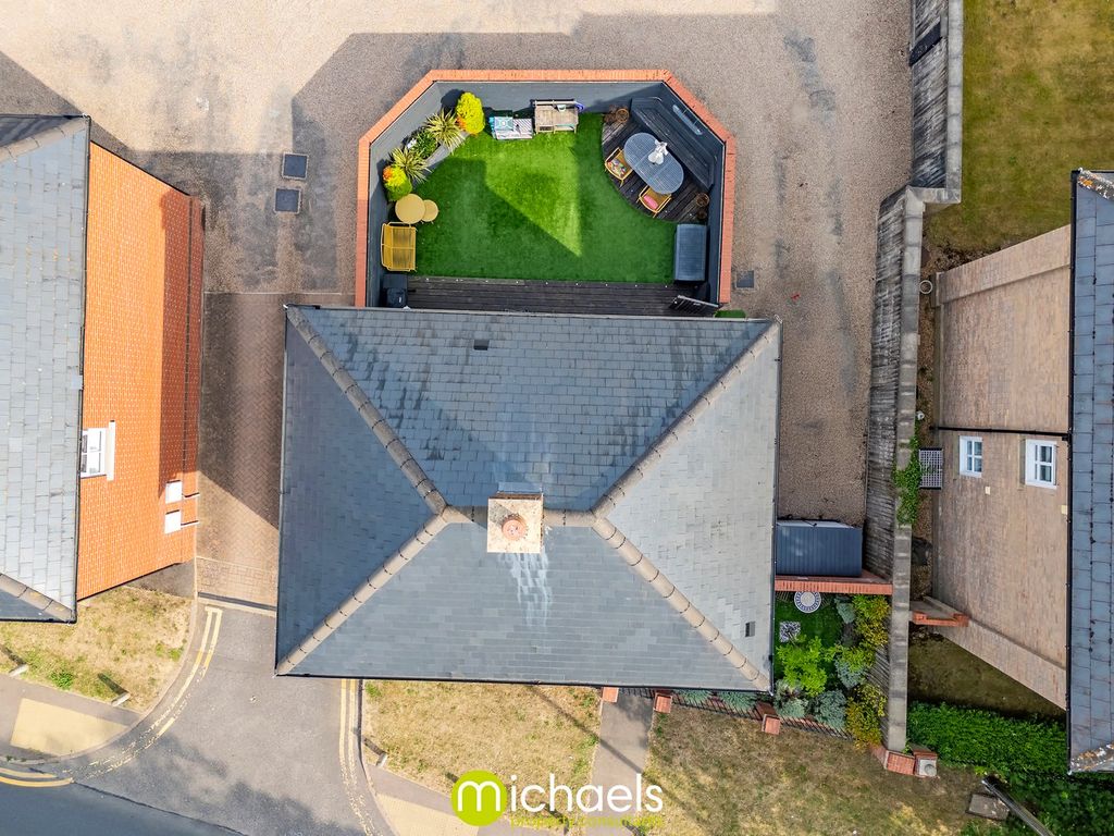 Property photo 2 of 31