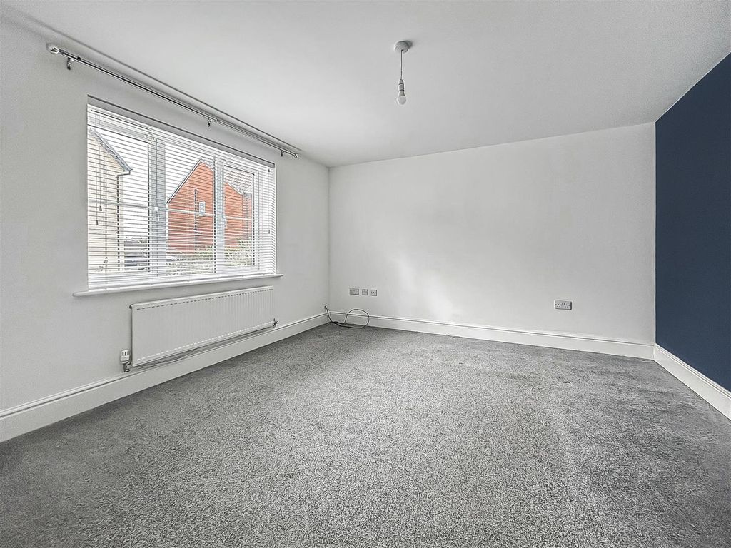 Property photo 3 of 19 17_94748.Jpg
