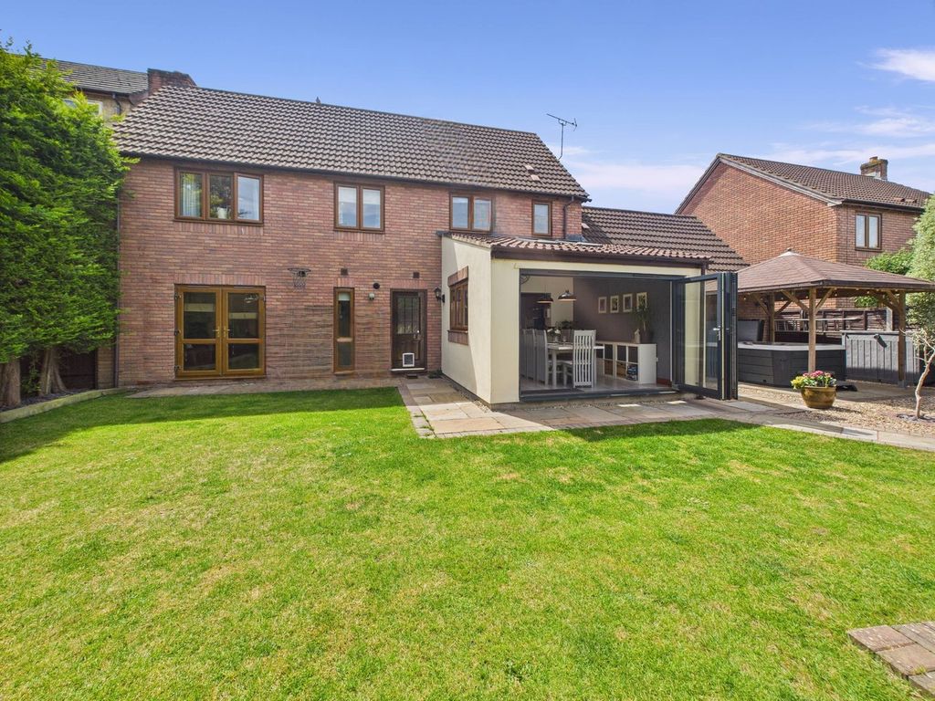 Property photo 3 of 48