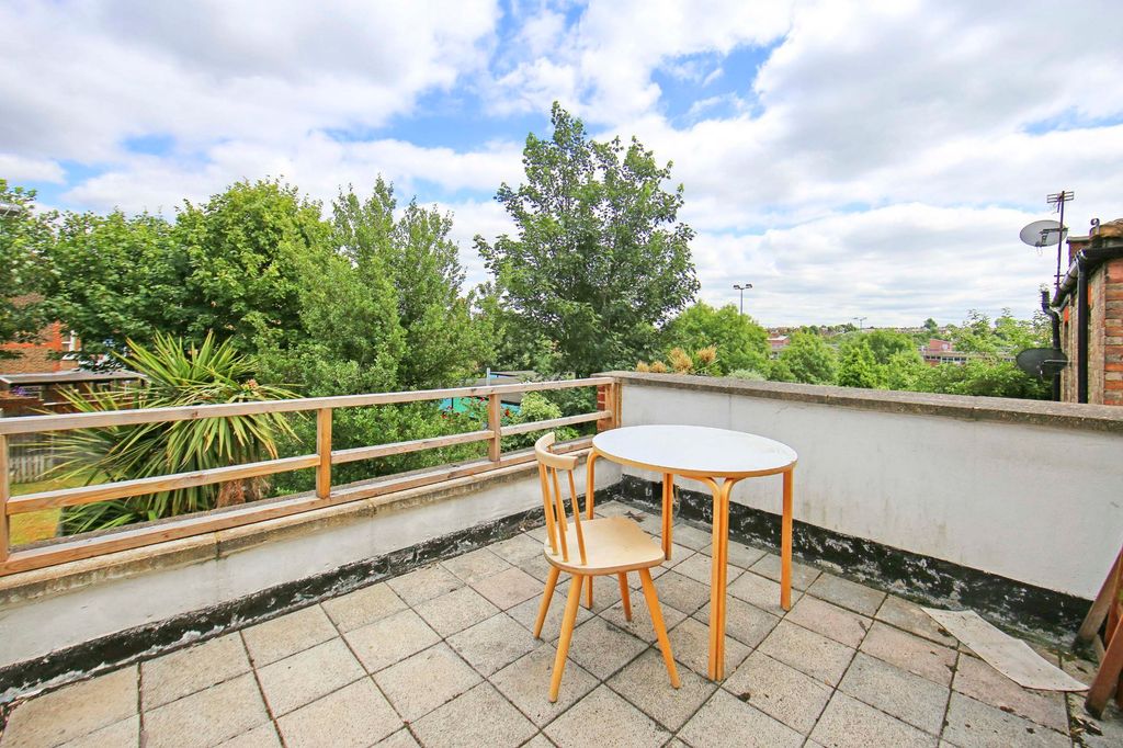 Property photo 3 of 8