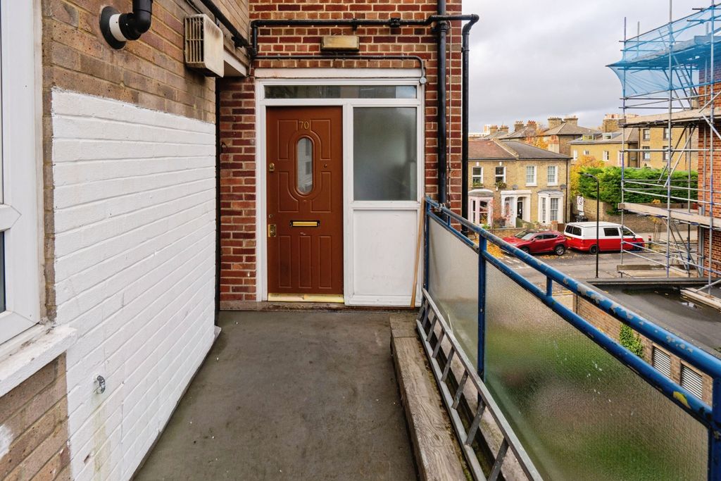 Property photo 3 of 20