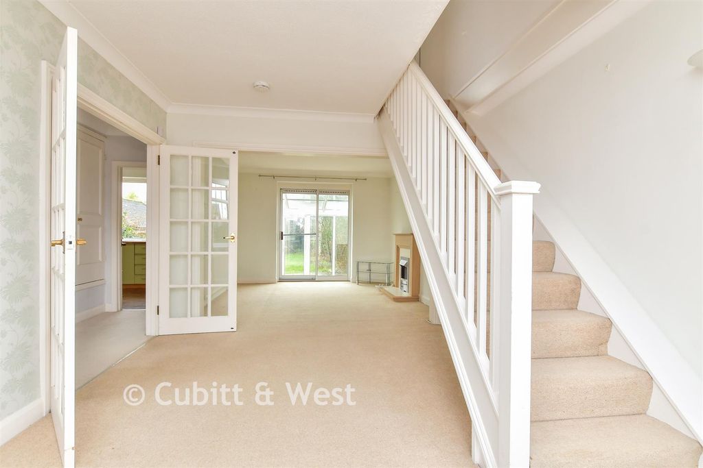 Property photo 3 of 12 Dining Area