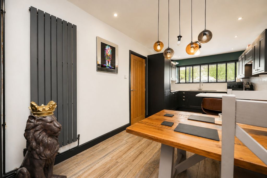 Property photo 2 of 12 4524801