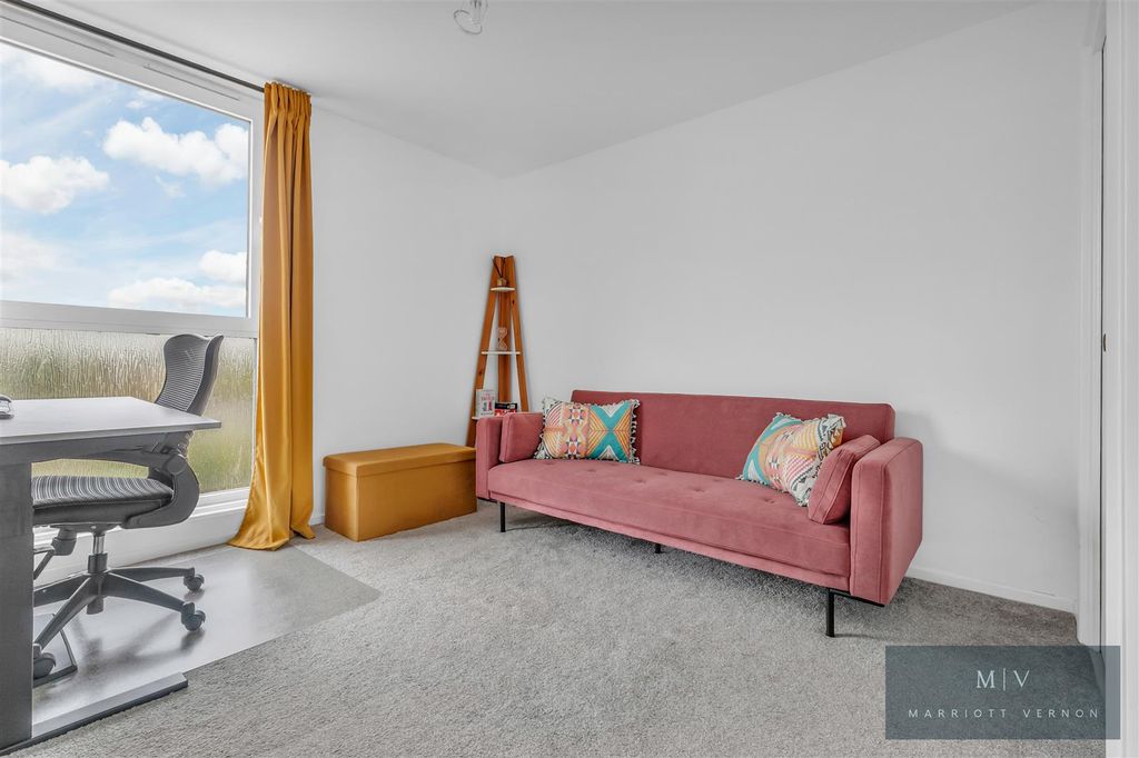 Property photo 3 of 12 Maybourne Grange 18 MV-3.Jpg