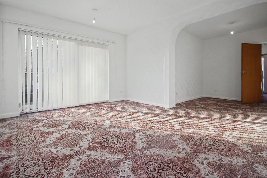 Property photo 3 of 25 Second Reception