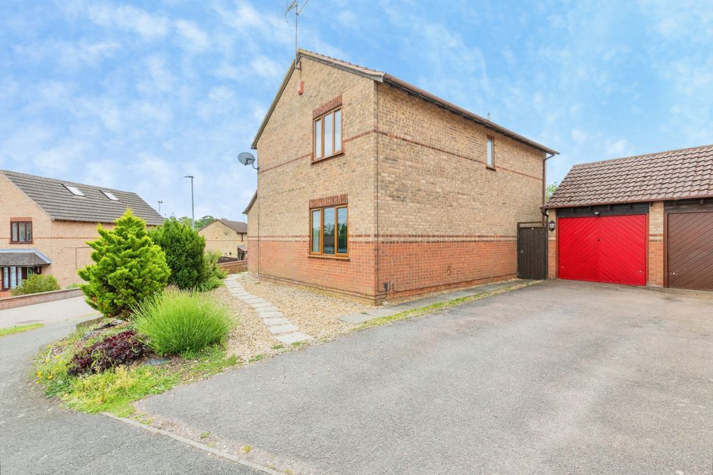 Property photo 2 of 18