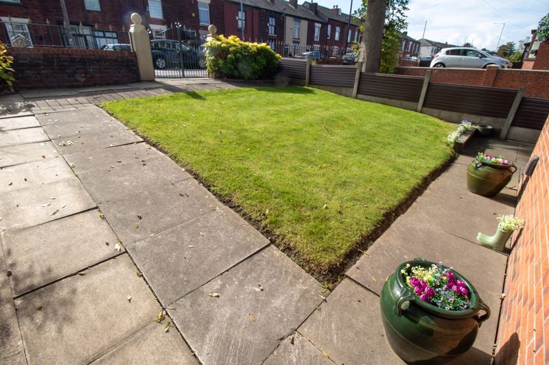 Property photo 2 of 14 Front Garden
