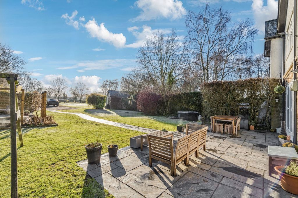 Property photo 3 of 21