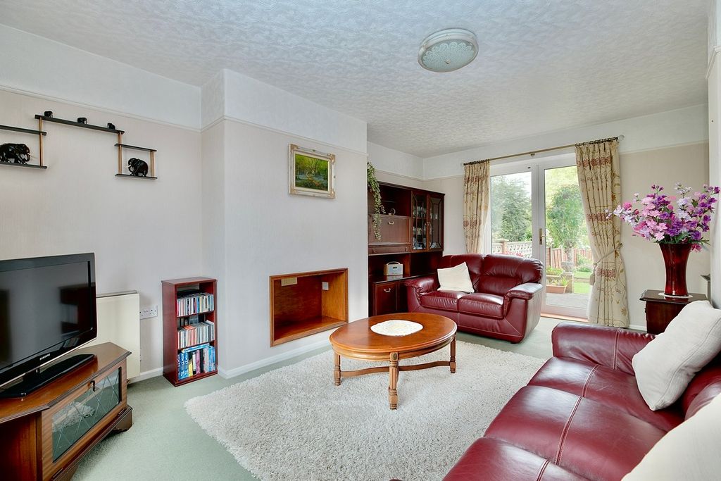 Property photo 2 of 17