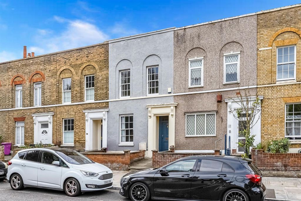 Property photo 1 of 17 Fairfield Road
