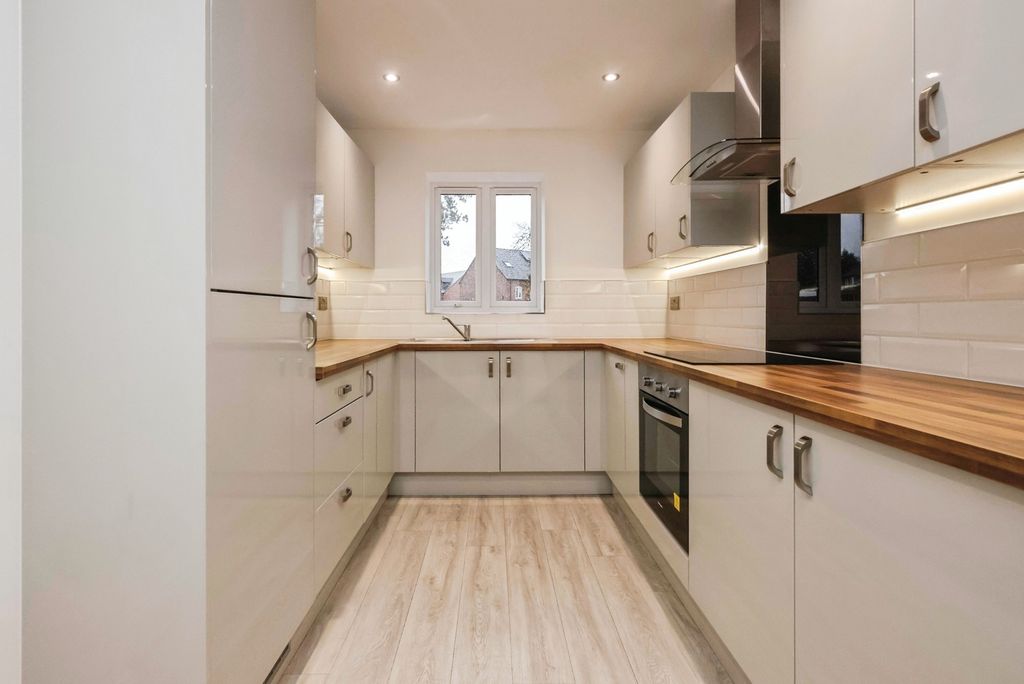 Property photo 2 of 19 Pbox-Img.Jpg