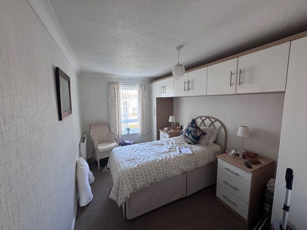 Property photo 3 of 5