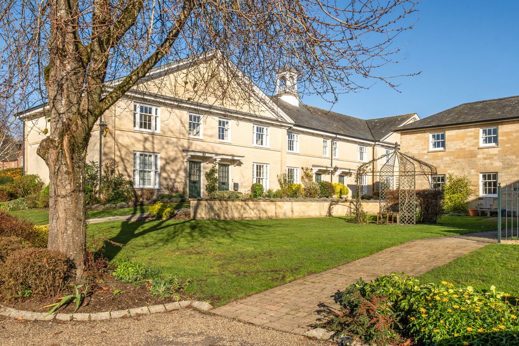 Property photo 2 of 20