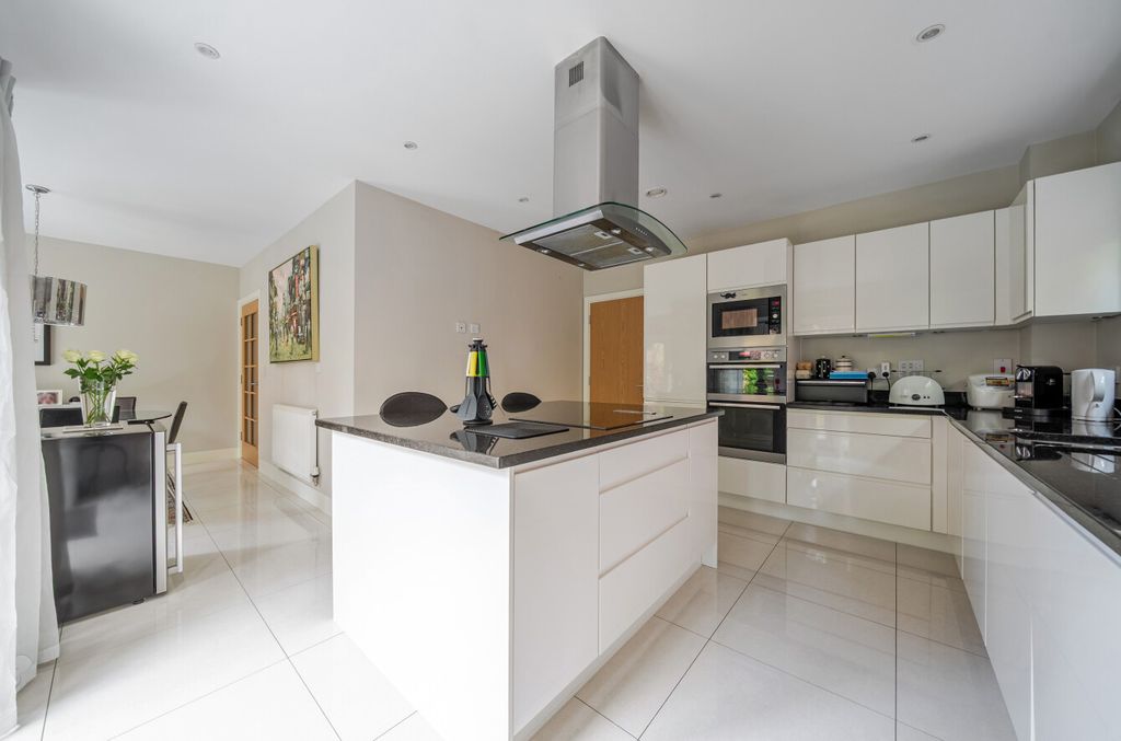 Property photo 2 of 36 Kitchen