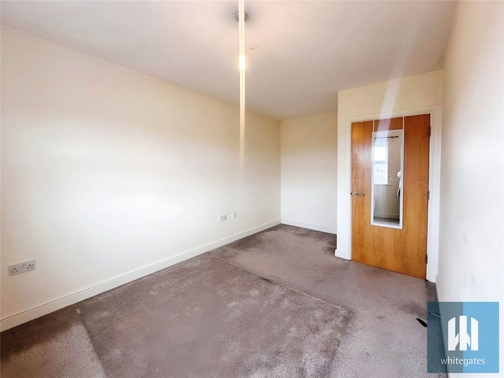 Property photo 3 of 8 Picture No. 11