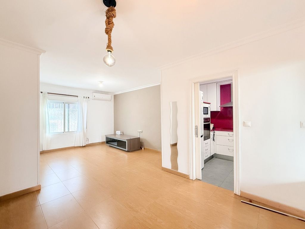 Property photo 1 of 29 Spectacular Two-Bedroom Apartment In Alicante