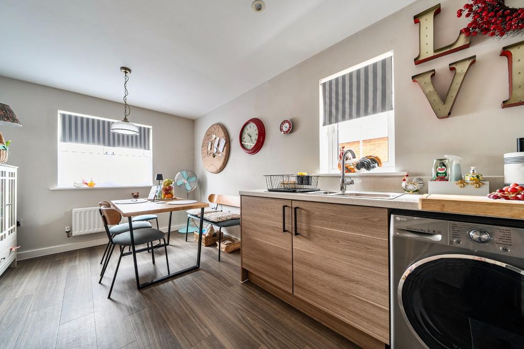 Property photo 3 of 21 1423044-8-69Aabf916c9E8.Jpg