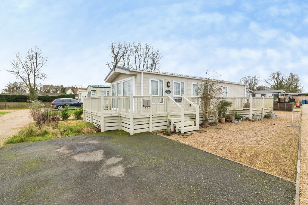 Property photo 1 of 16 Front