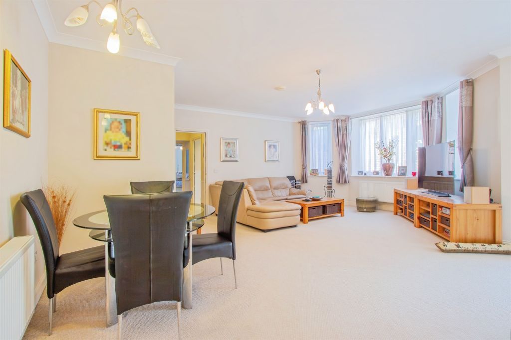 Property photo 3 of 12