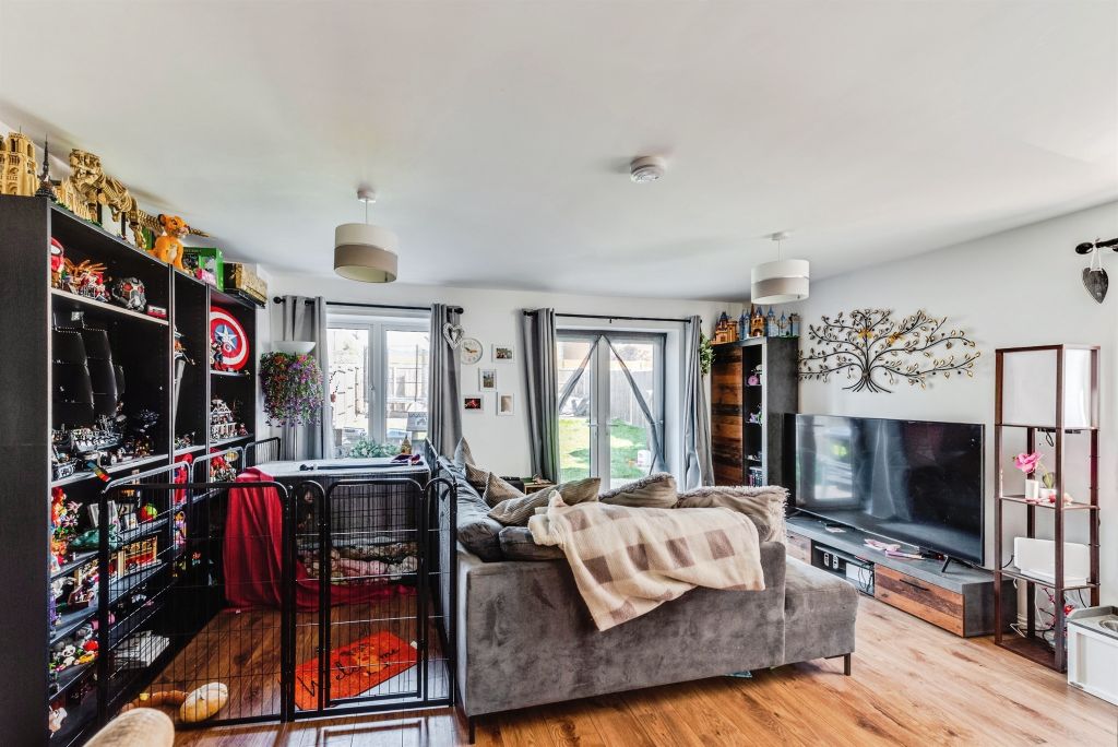 Property photo 3 of 12