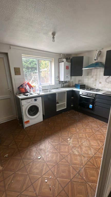 Property photo 1 of 4