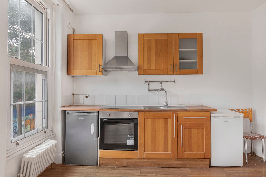 Property photo 3 of 13 Reception/Kitchen