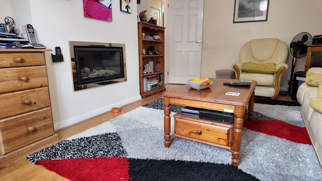 Property photo 2 of 13