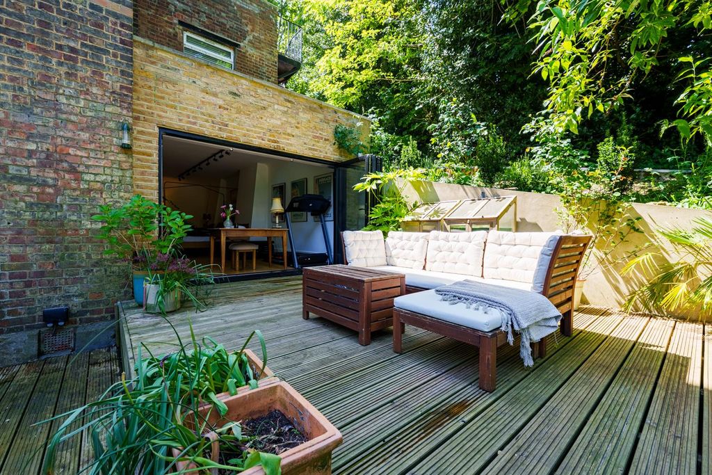 Property photo 3 of 28 21 - Decking.Jpg