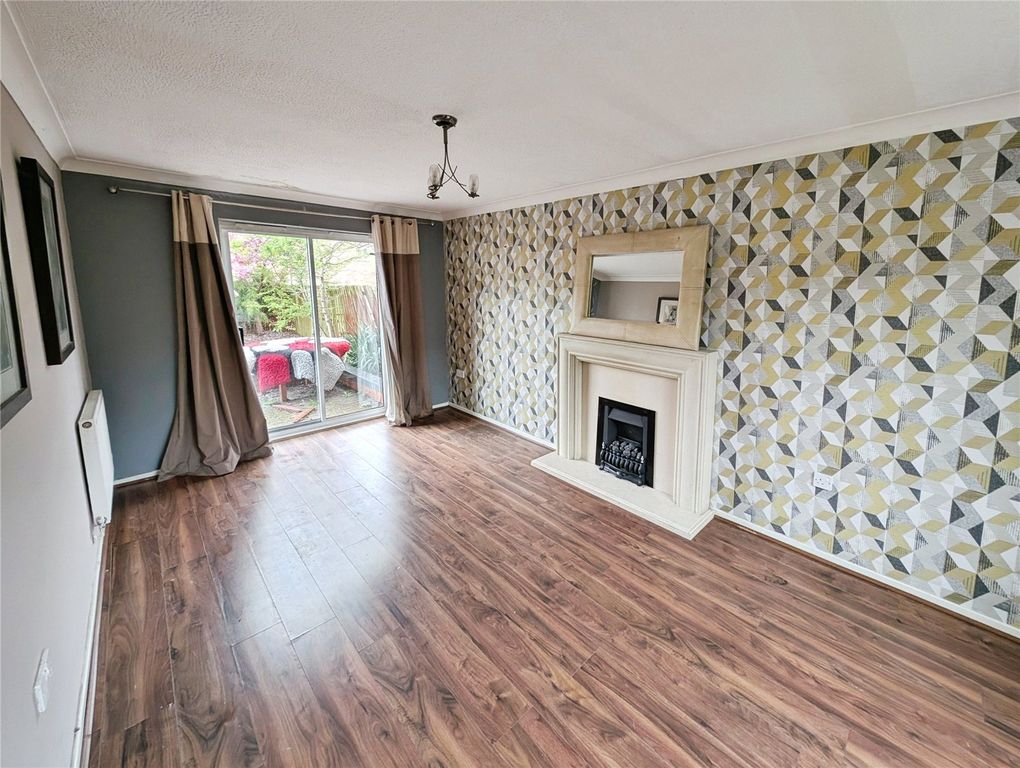 Property photo 3 of 20 Living Room