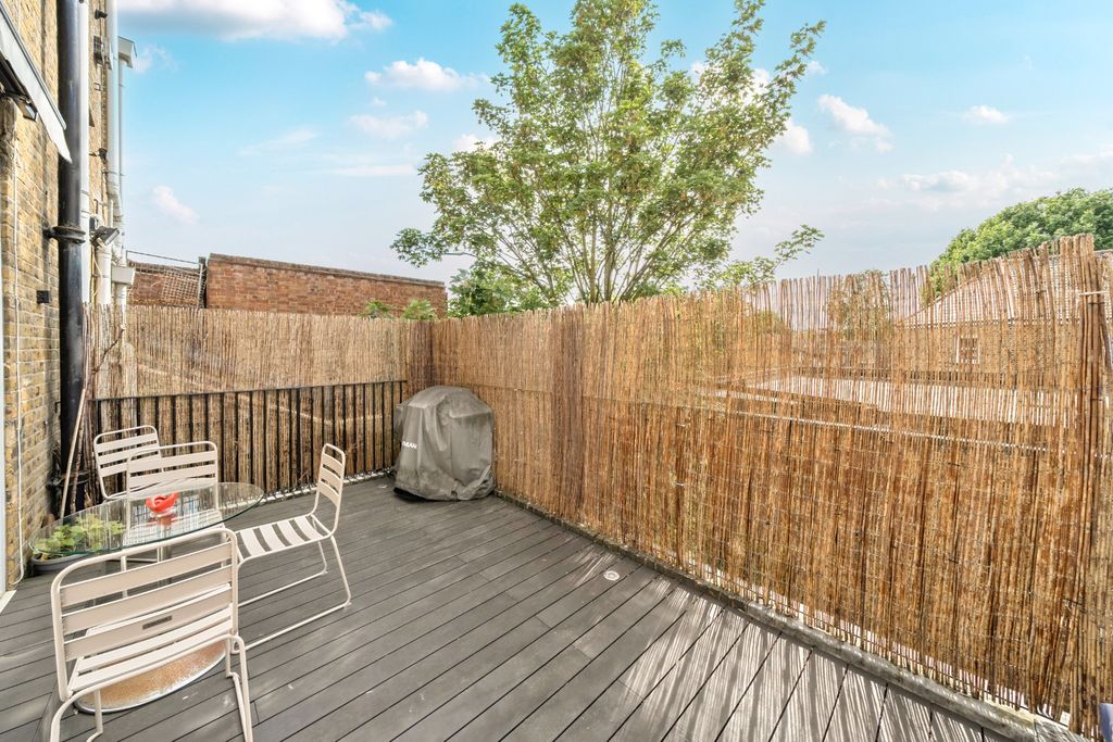 Property photo 2 of 10 4222052