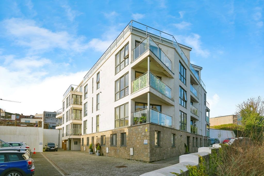 Property photo 1 of 24