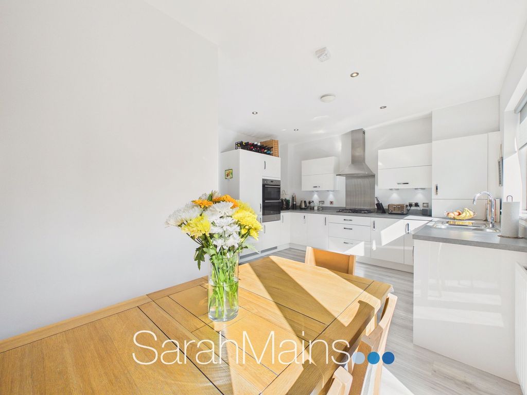 Property photo 3 of 15 Dining Kitchen