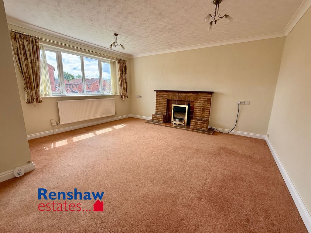 Property photo 2 of 9 L