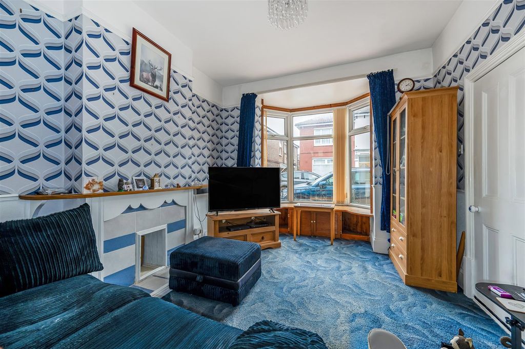 Property photo 2 of 25 Sitting Room