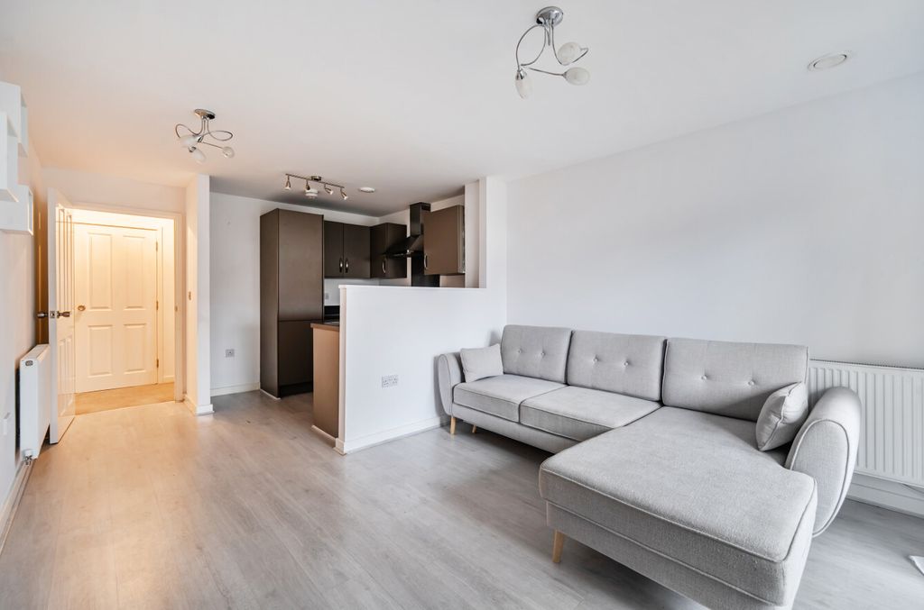 Property photo 2 of 21 1423749-12-69Ab01...