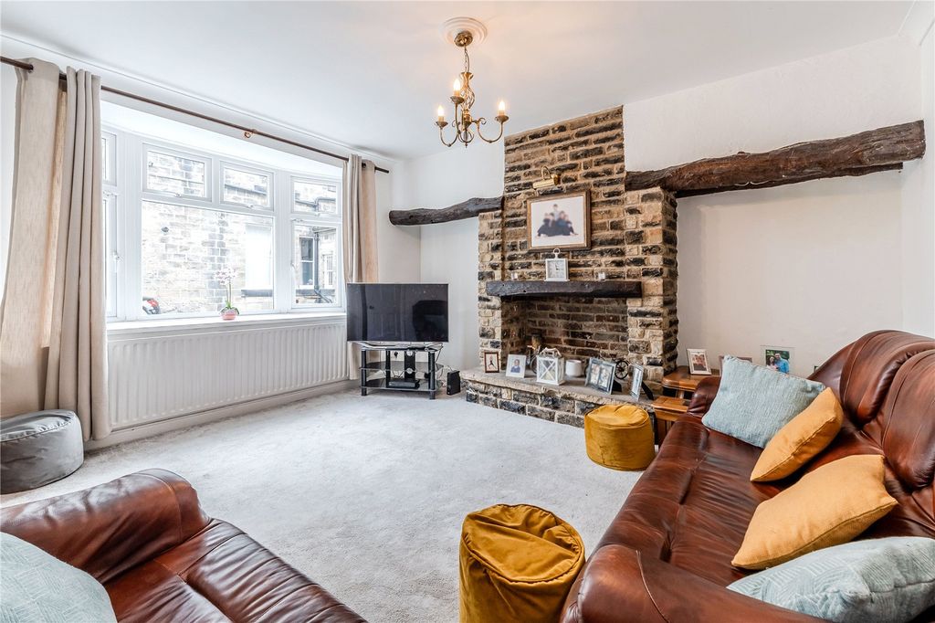 Property photo 2 of 15 Lounge