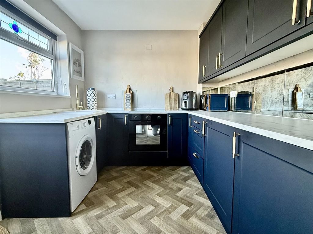 Property photo 3 of 12 cd6.Jpg