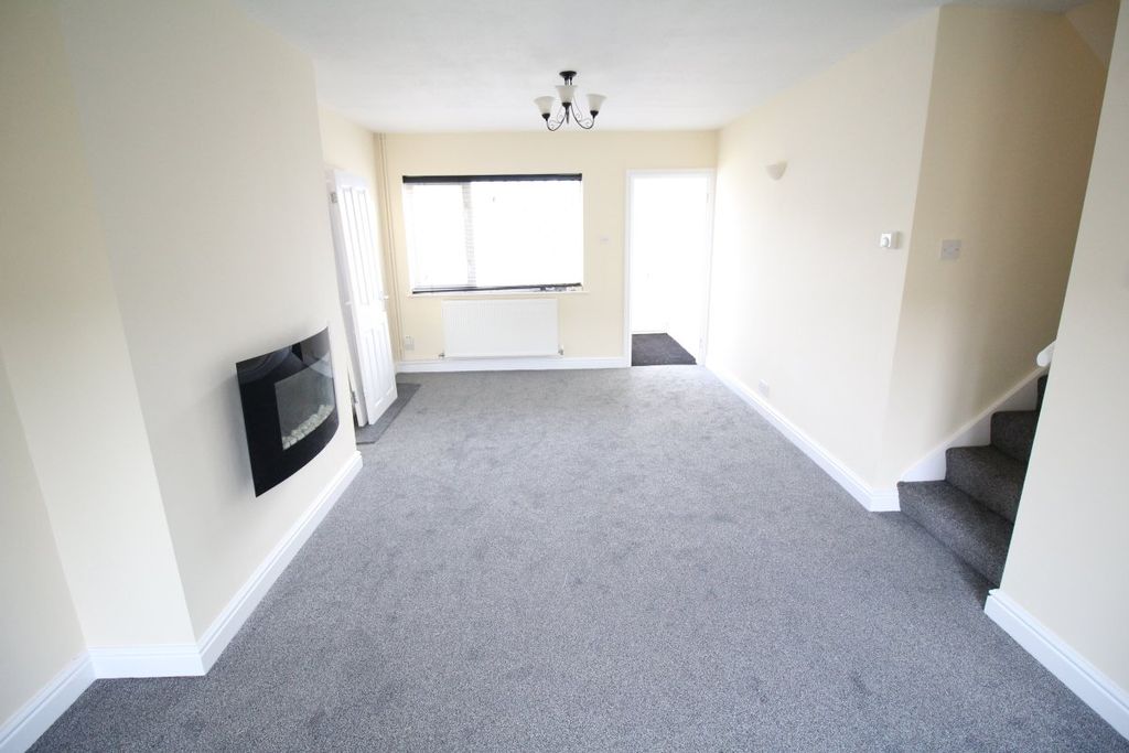 Property photo 2 of 9 Lounge