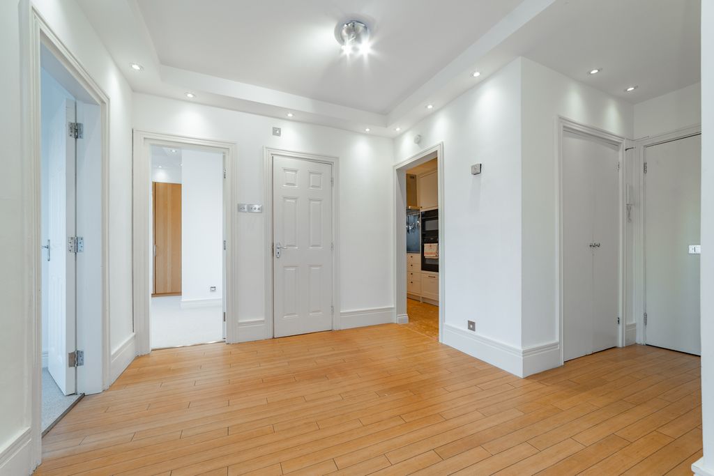 Property photo 3 of 20 Photo 17