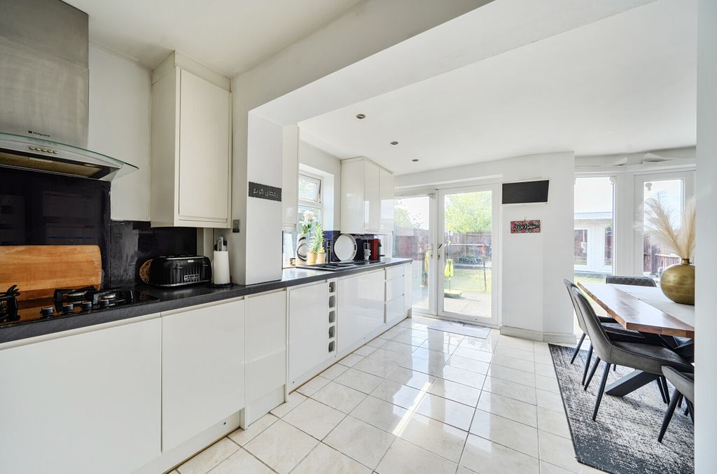 Property photo 3 of 10 1447559-14-69E765...