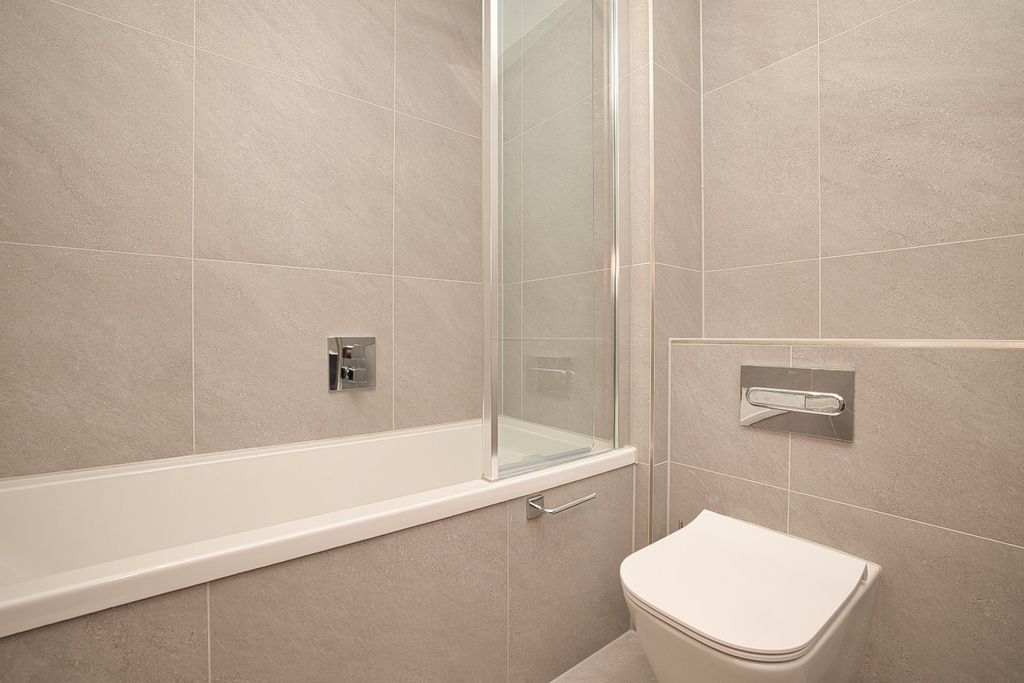 Additional image 16 of 2 bed flat for saleBeach Drive, Ramsgate CT11