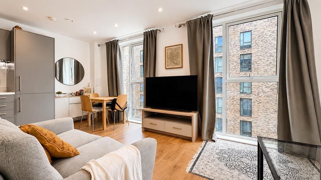 Property photo 1 of 13 Beckton, New Build, E6 For Sale By Barrain London