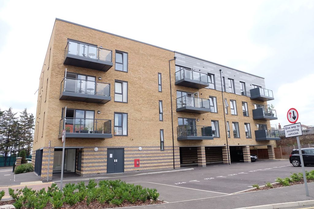 Property photo 1 of 7 External