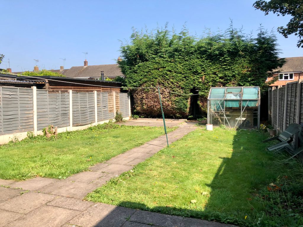 Property photo 2 of 8 Garden